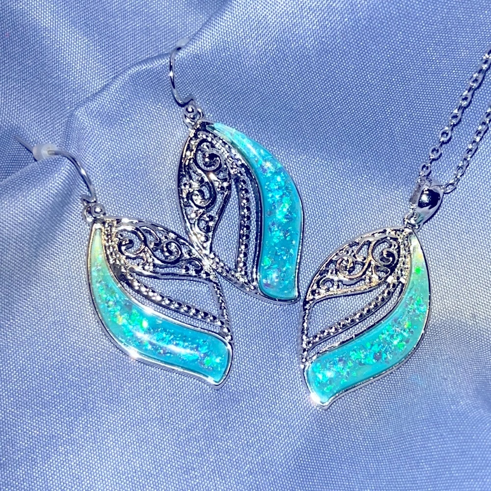 Gorgeous Native American Turquoise & Silver Jewelry earrings & necklace NEW